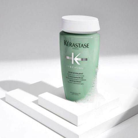 Kérastase - Spécifique Bain Divalent Shampoo for Oily Ones and Sensitive Lengths