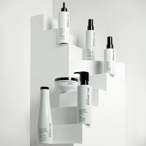 Shu Uemura - Izumi Tonic Strengthening Gloss for Intense Firming and Mirror-like Shine - 200 ml
