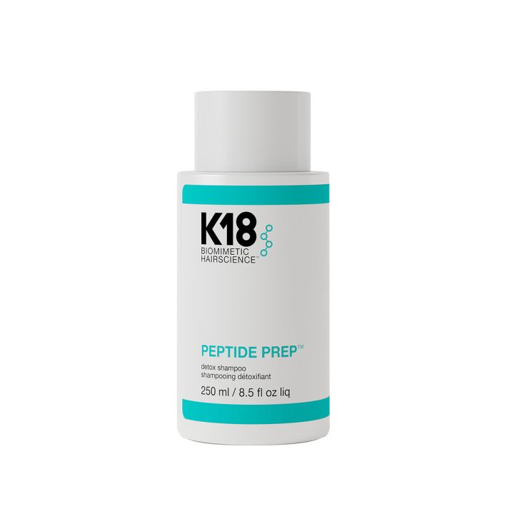 K18 Peptide Prep Detox Shampoo fles van 250 ml in witte verpakking met turquoise band